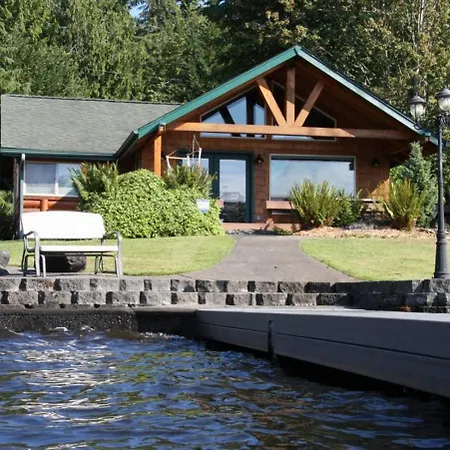 Lakeside Log Cabin